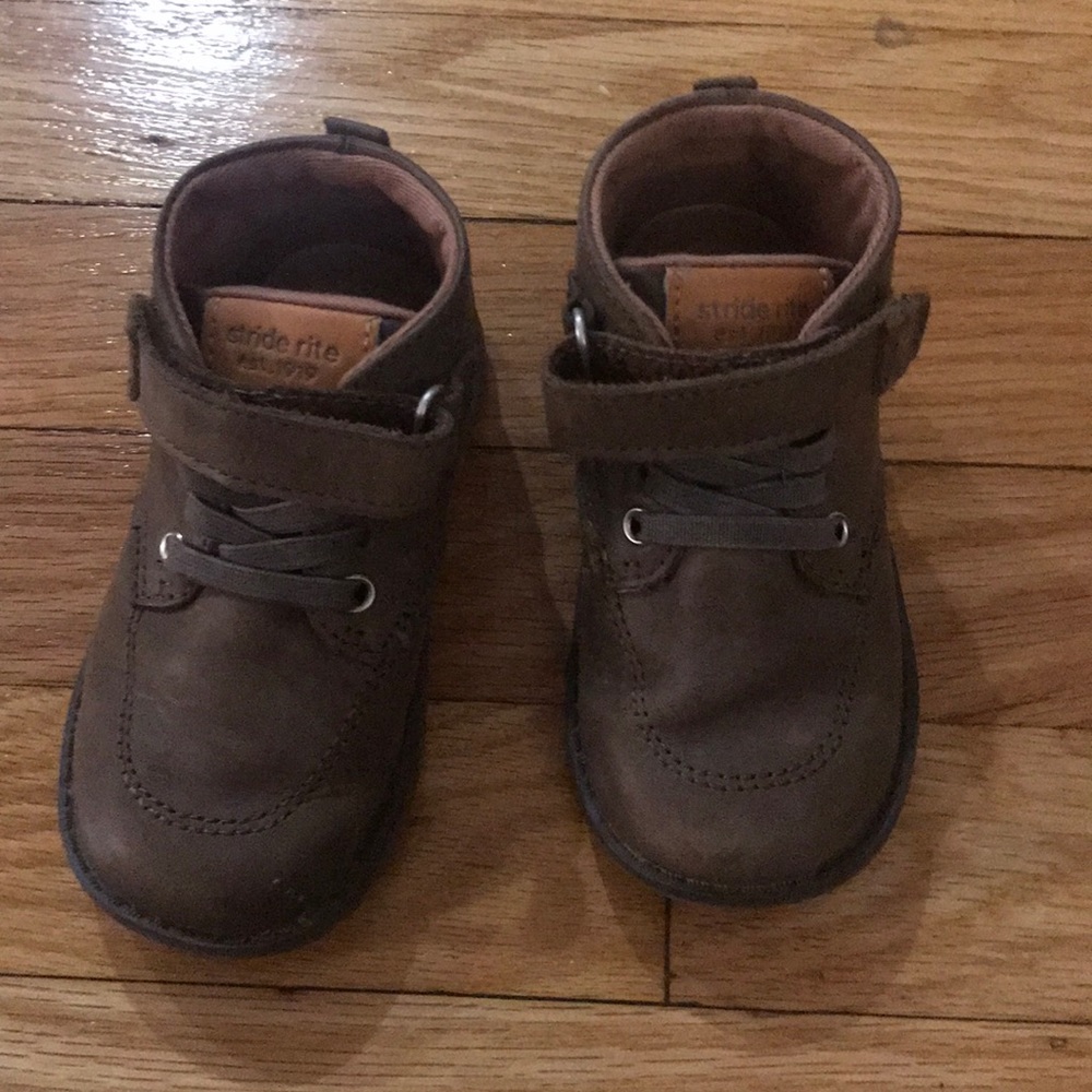 Stride Rite SRT Quinn Boot - Br- Size 6W Toddler